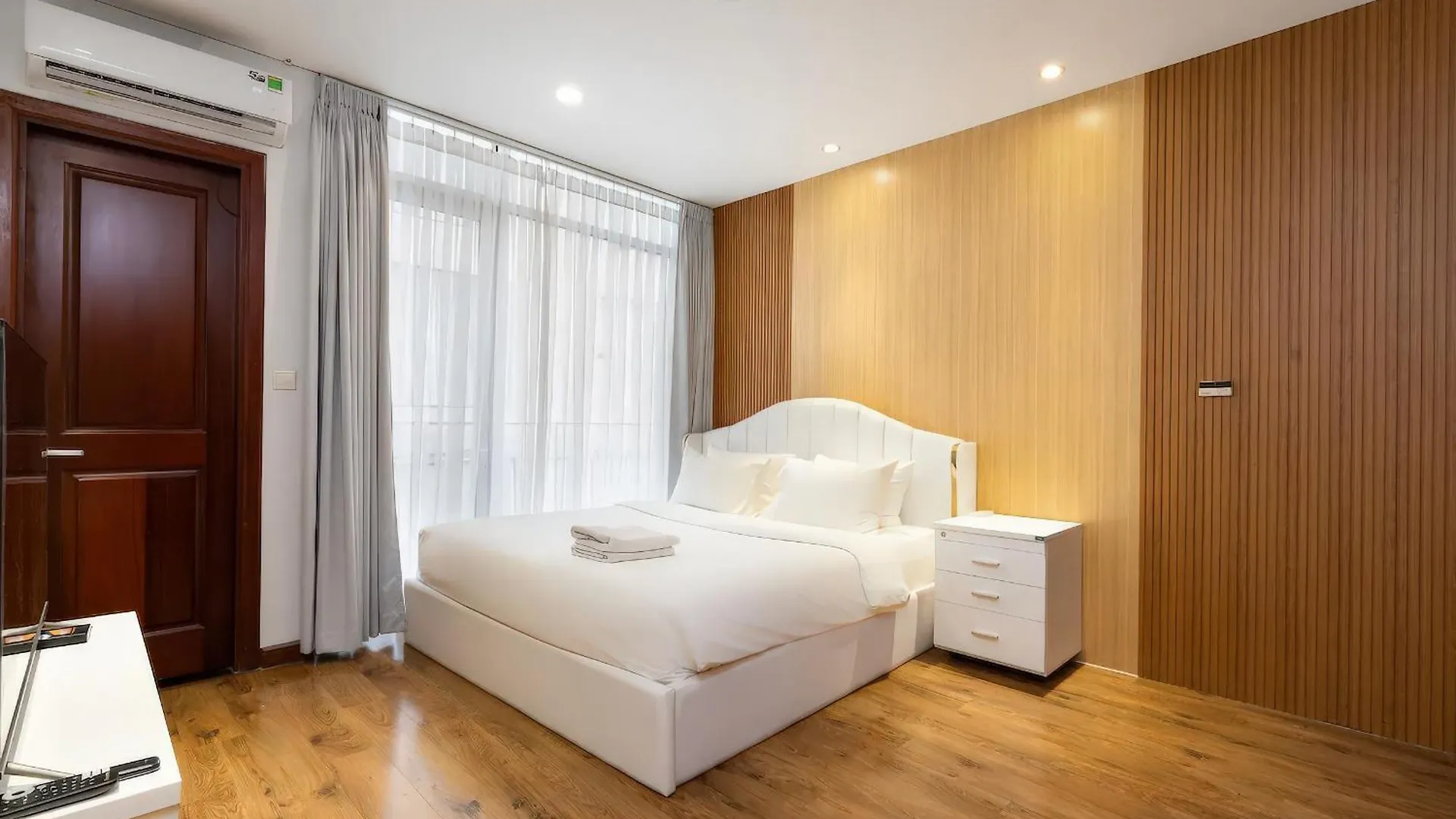 The Lancaster Suites - Japan Town D1 Ho Chi Minh City Apartment