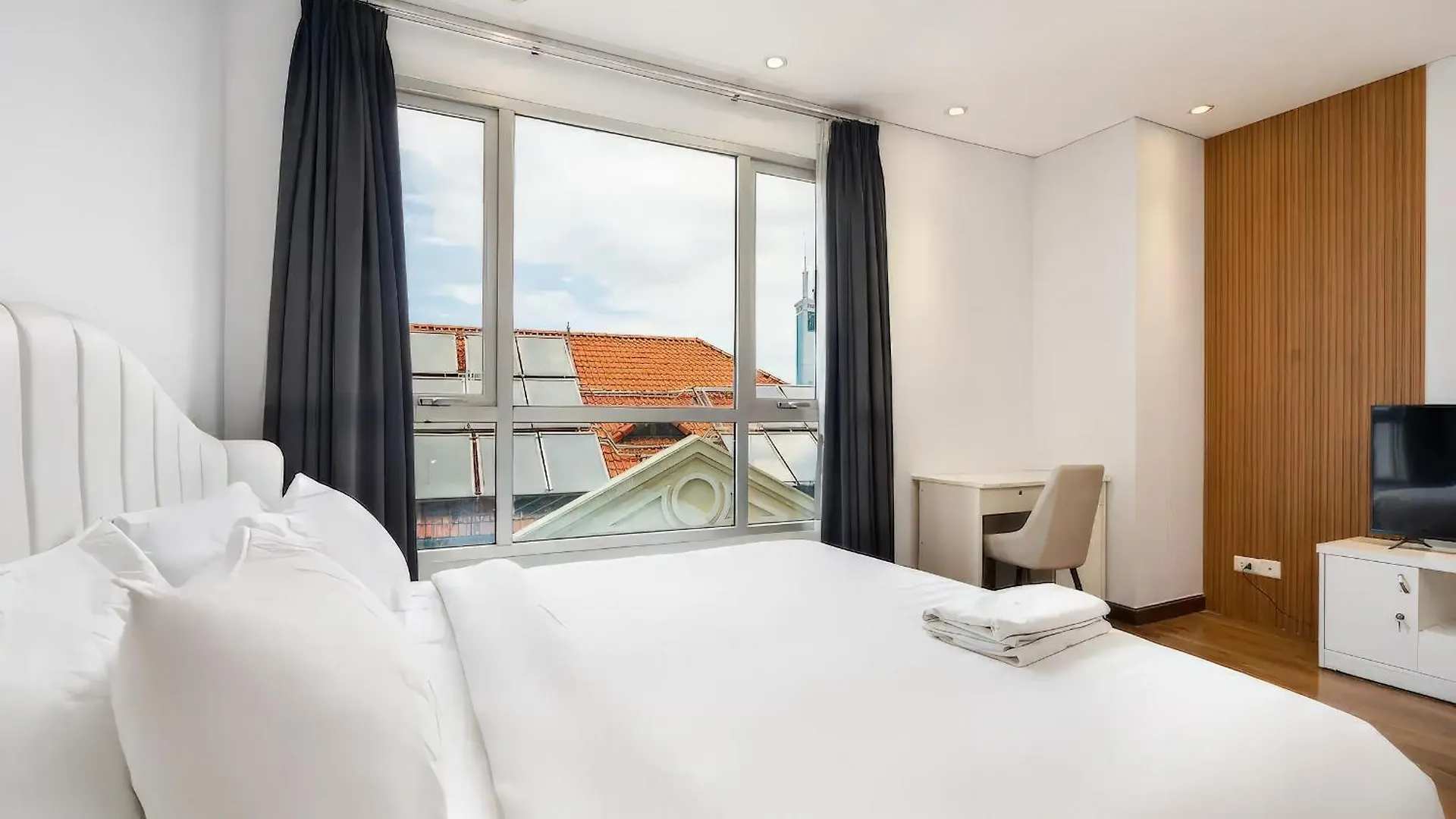 The Lancaster Suites - Japan Town D1 Ho Chi Minh City Apartment
